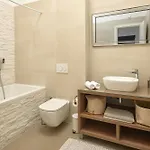 ヴィラ Luxury Natali With Pool, Terrace And Sea View