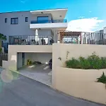 Luxury Natali With Pool, Terrace And Sea View スプリト