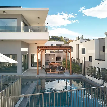 Luxury Natali With Pool, Terrace And Sea View ヴィラ スプリト