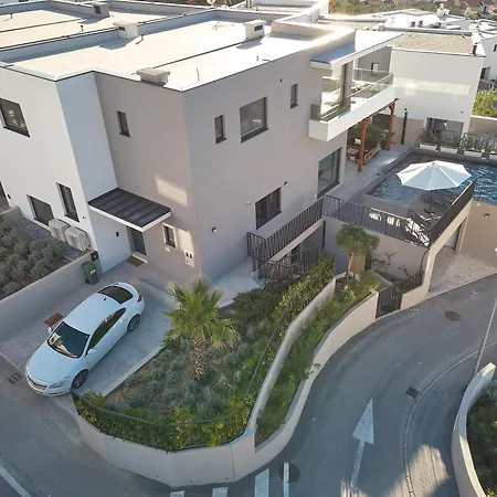 ヴィラ Luxury Natali With Pool, Terrace And Sea View スプリト