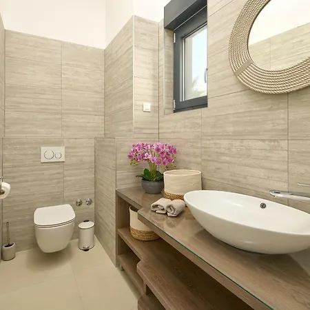 Luxury Natali With Pool, Terrace And Sea View *