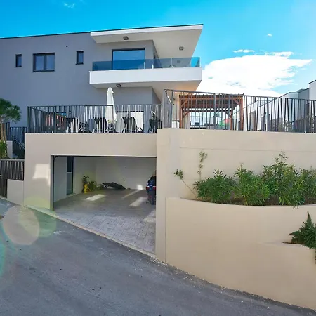 Luxury Natali With Pool, Terrace And Sea View 斯普利特