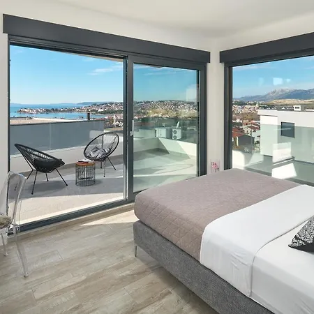 Luxury Sol Mate * Split